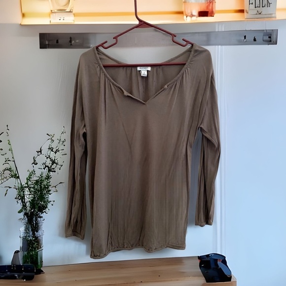 Old Navy blouse - Picture 1 of 4